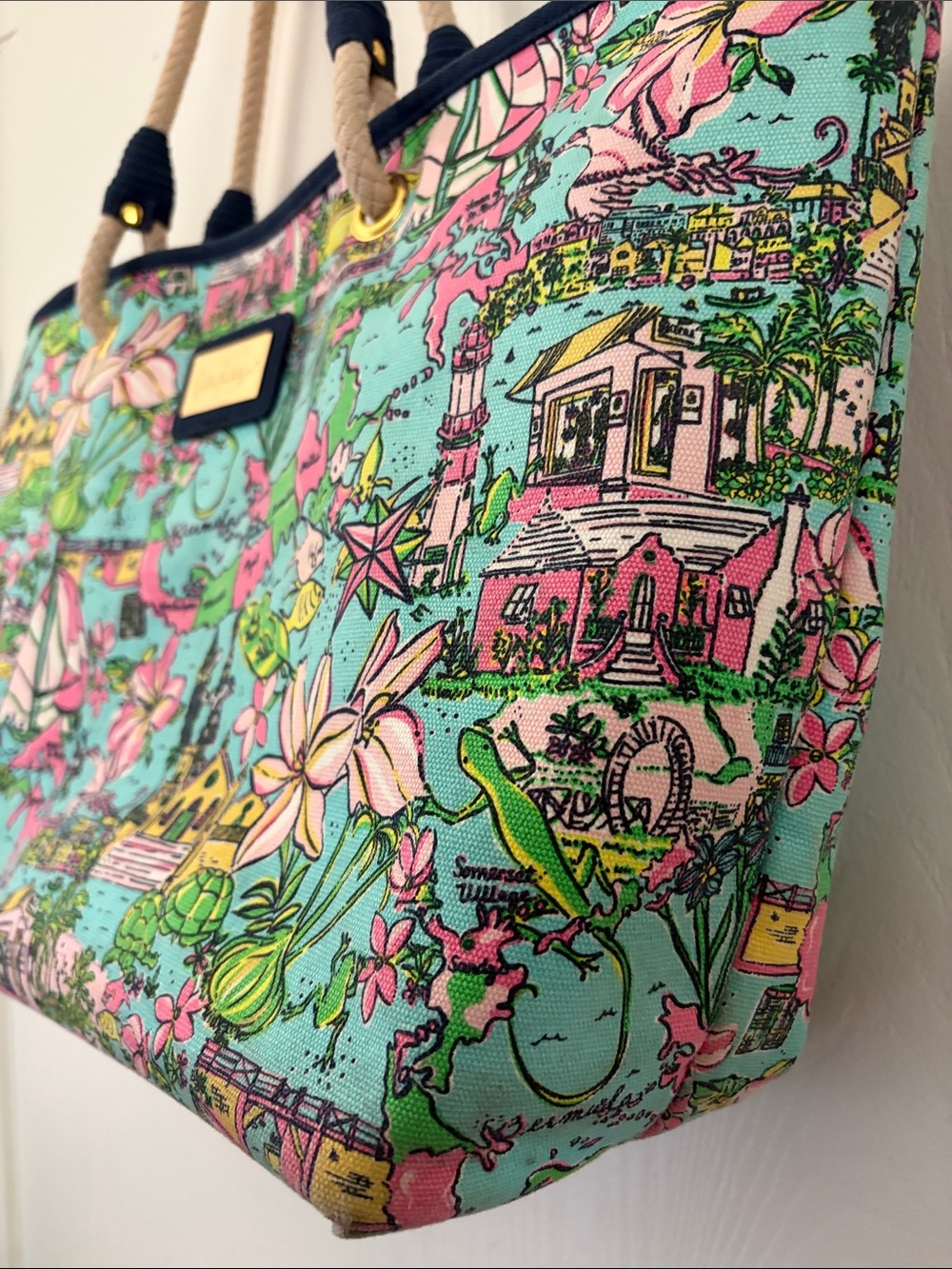 Lilly Pulitzer Bermuda Tote - Picture 3 of 11